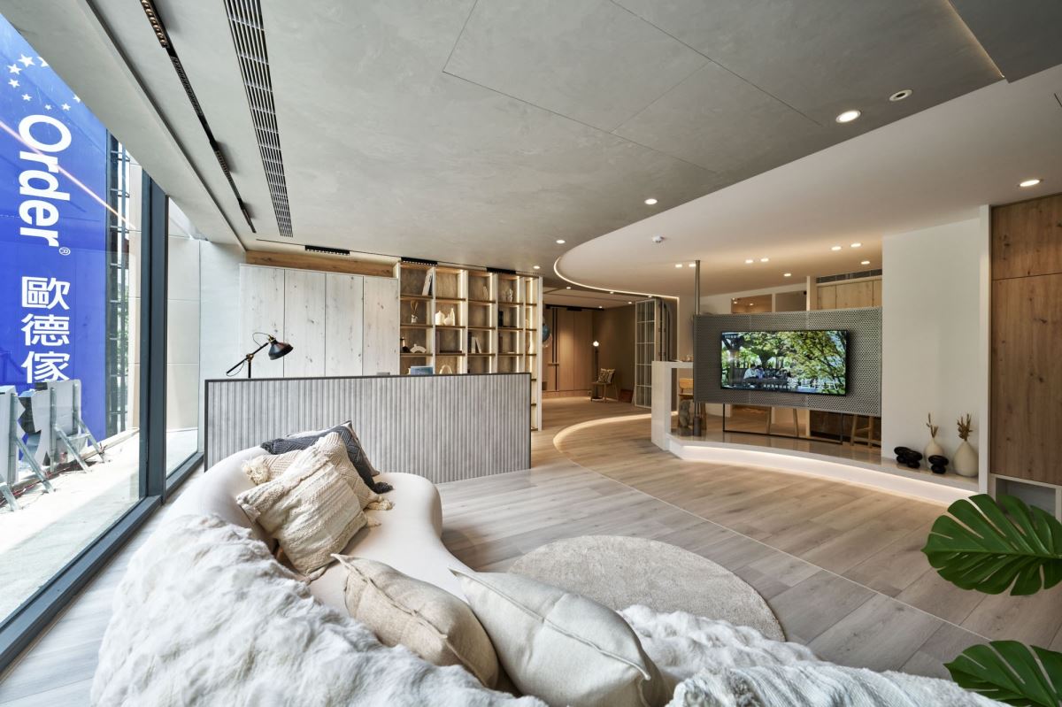 「新莊幸福館」智能宅設計,透過聲控即能開啟燈光、冷氣、電視、窗簾等設備,只要出一張嘴,搞定一切。