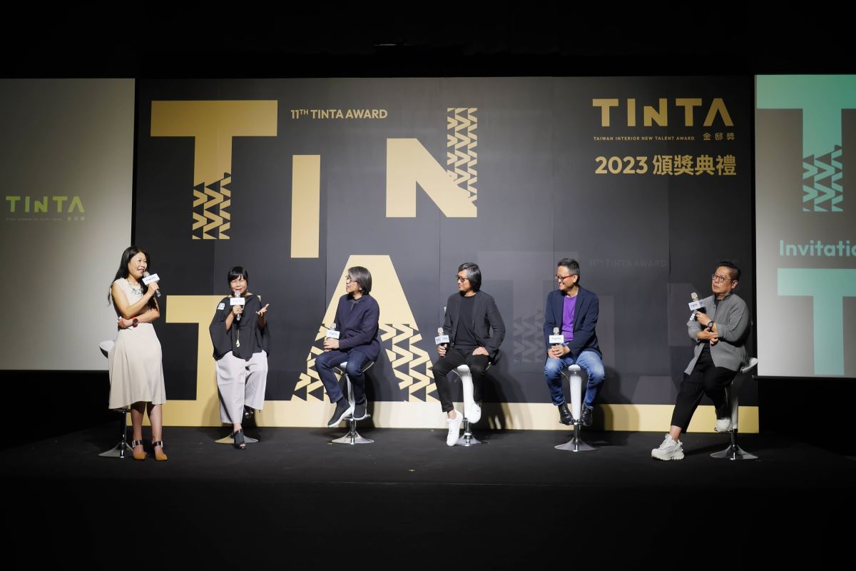 本屆的評審團。左起：金邸獎聯合發起人城邦媒體集團《i室設圈│漂亮家居》-張麗寶總編輯、蔚龍藝術-王玉齡總經理、國立陽明交通大學建築研究所教授-龔書章老師、CSID中華民國室內設計協會-趙璽理事長、CAID中華民國室內裝修專業技術人員學會-陳文亮理事長、TnAID台灣室內設計專技協會-袁世賢理事長。