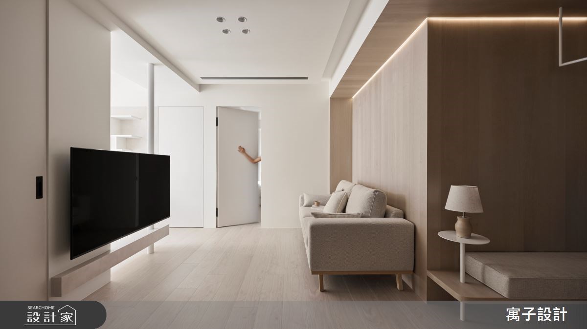 原本預售屋規劃為三房,進行客變後,視覺通透採光進駐的新成屋