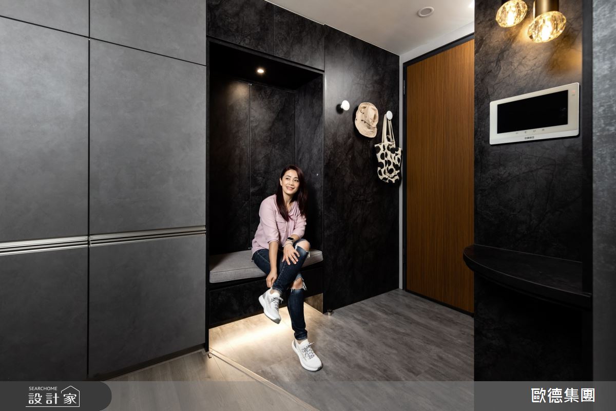 重視坪效、機能、好整理的藝人柯以柔,選用歐德系統傢俱,放大視覺空間,讓進門就有好心情。
