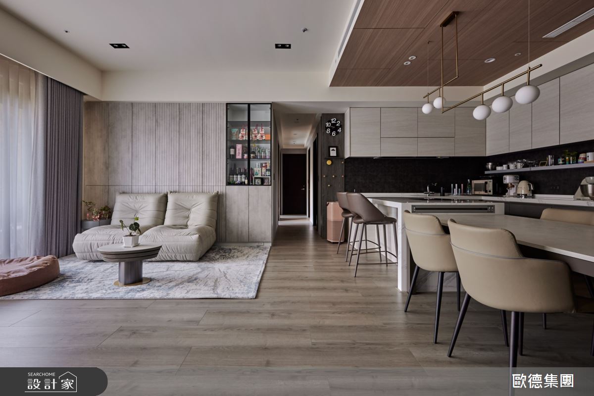 榮獲綠建材標章的「Order floor 超耐磨木地板」,易清潔好保養,不怕孩子跑跳有效降噪不擾鄰,讓柯以柔安心又放心。