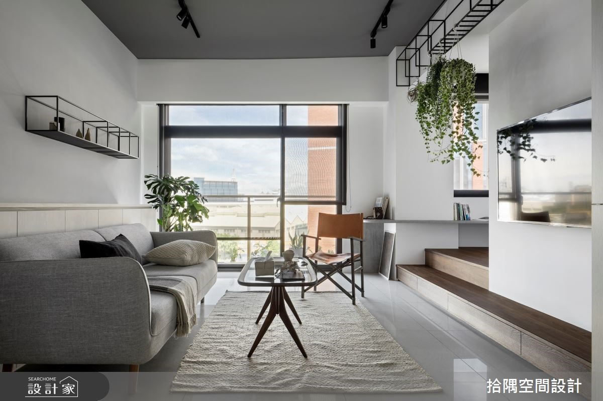 看完整窗邊單椅擺設美圖