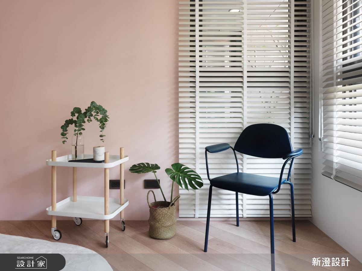 看完整窗邊單椅擺設美圖