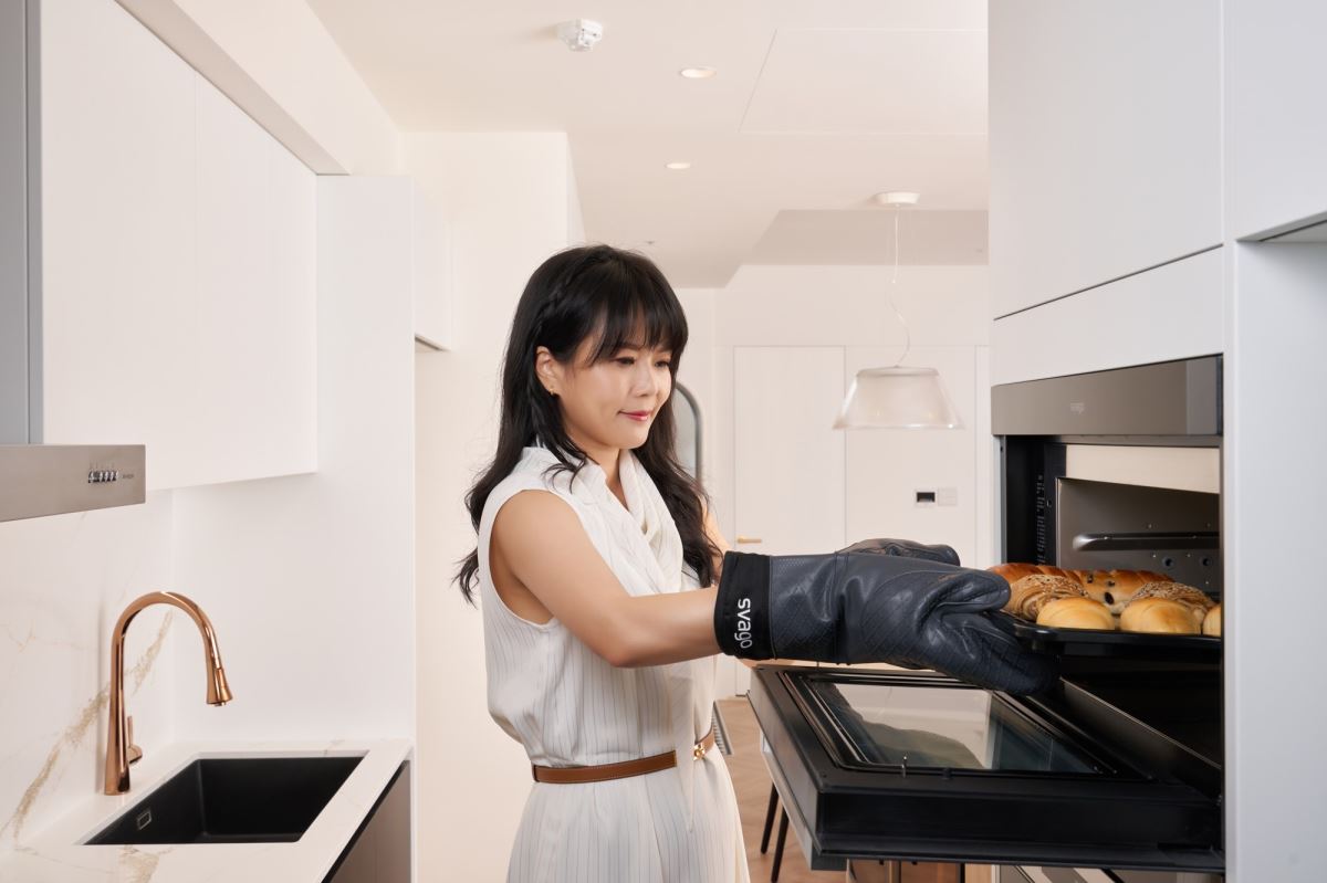 擁有煎、烤、燉、炸all in one模式的VE8969嵌入式過熱水蒸氣烘烤爐,是照顧家人味蕾的完美料理神器。