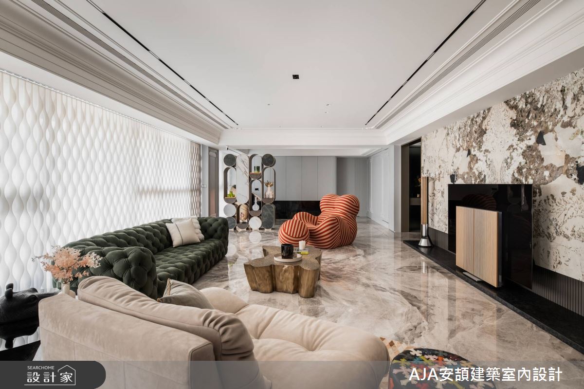 大氣格局、優秀採光結合自然多變的石材與經典家具,獨一無二的視覺享受。