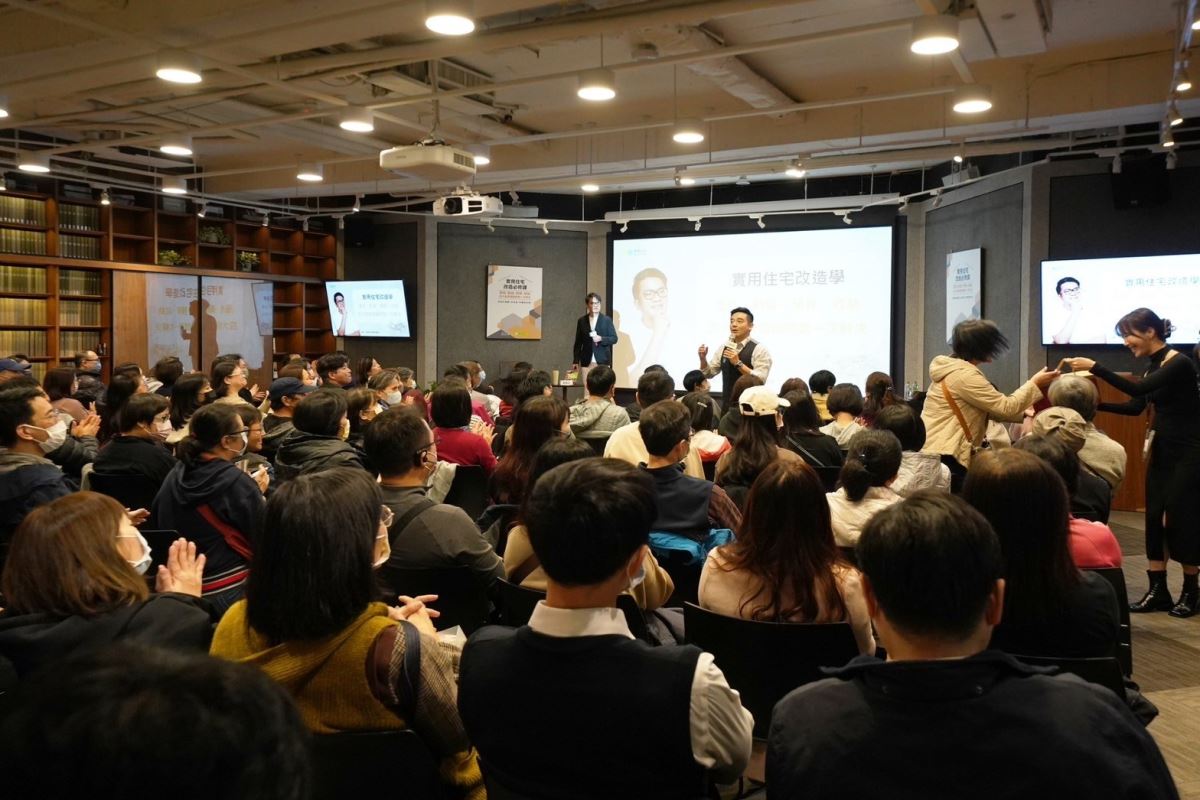 與網友們進行線下見面,透過直接的互動與解答,讓讀者收穫豐富知識!