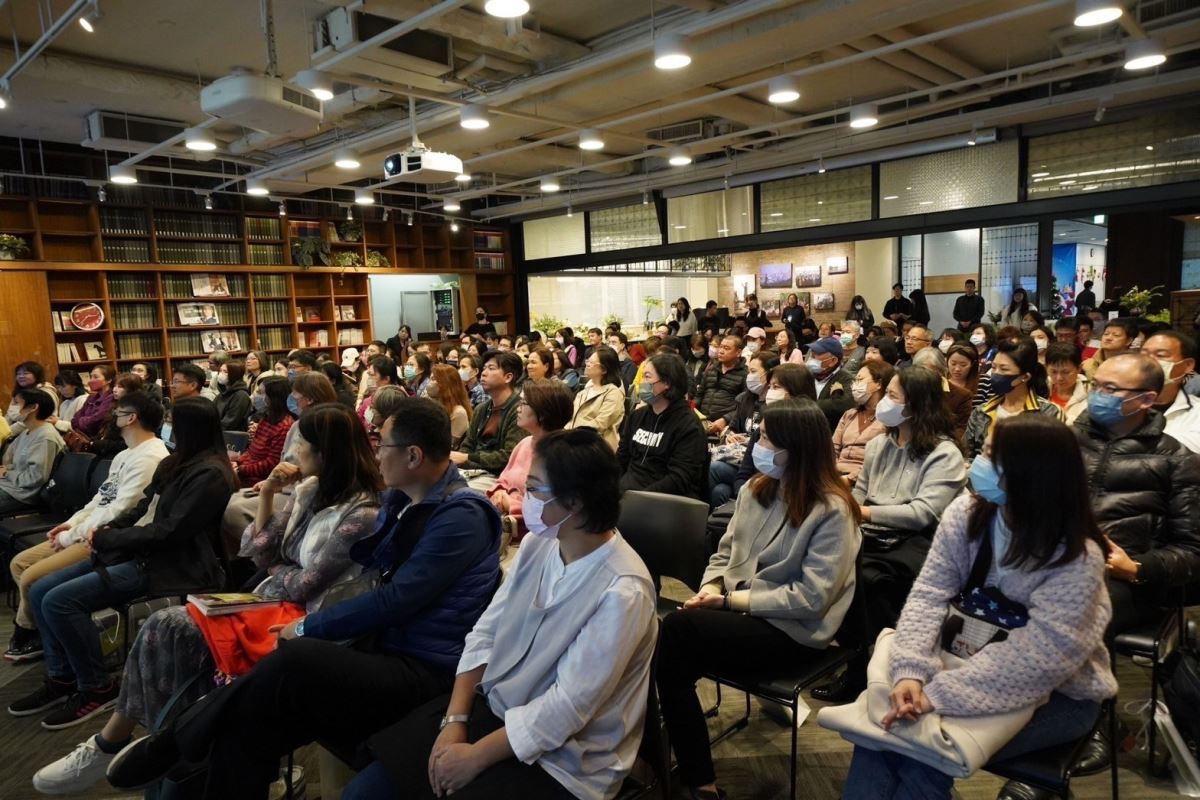 有裝修需求的屋主們聚精會神聽講,更踴躍提問!