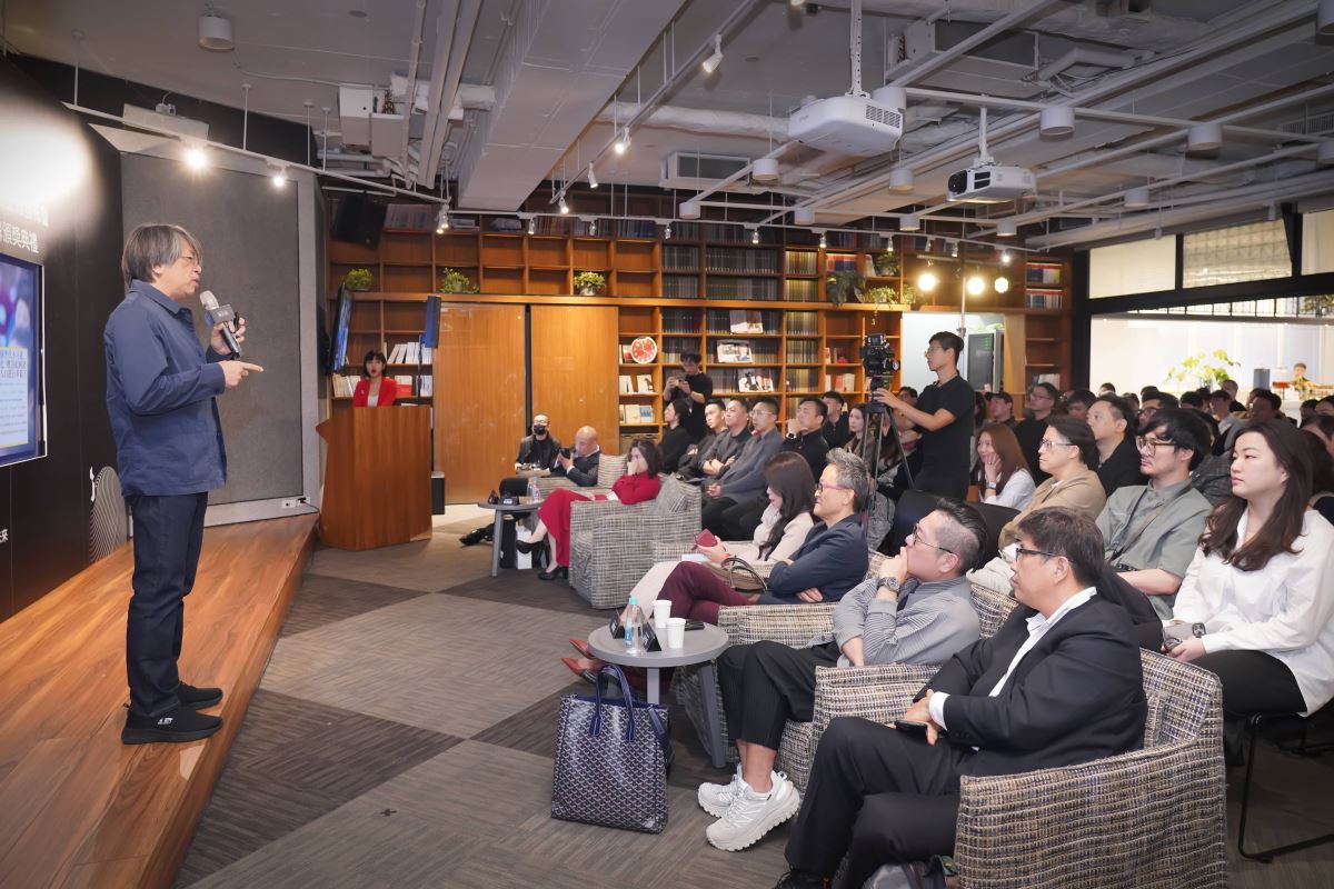 在不斷提升的產業中,《i室設圈│漂亮家居》找尋產業間的派動與機會,藉由每日更新市場、新作品、賽事等快訊,洞悉每個議題背後的脈絡,看透趨勢背後的底層邏輯。