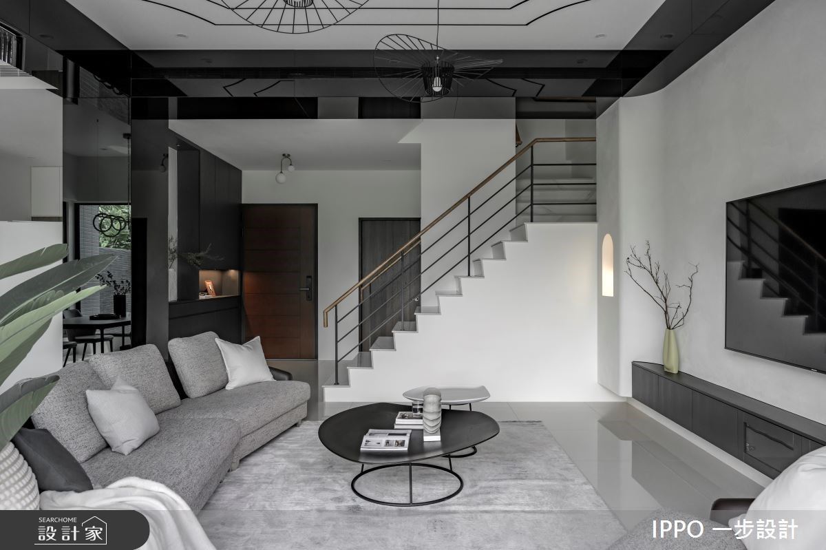 茶几採用荷葉造型,符合度假氛圍,即便小朋友不小心將水杯打翻,也不用擔心外溢的問題。