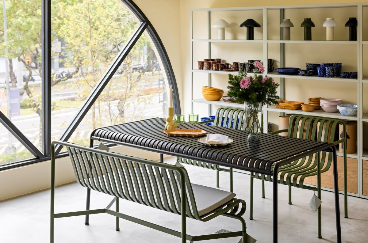 「歡迎來到HAY在台北的家，HAY TAIPEI集結世界各地的設計師家具和居家物件，擁有全台最豐富齊全的產品線。