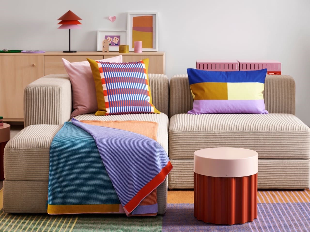 IKEA 今年 3 月底即將發售與 Raw Color 工作室全新合作的最新系列，充滿多巴胺風格元素。