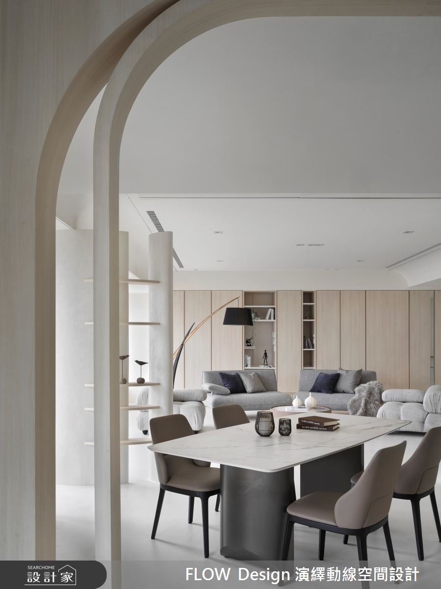 屋主也時常有在家辦公的需求,多功能區同時能作為會議、工作使用。