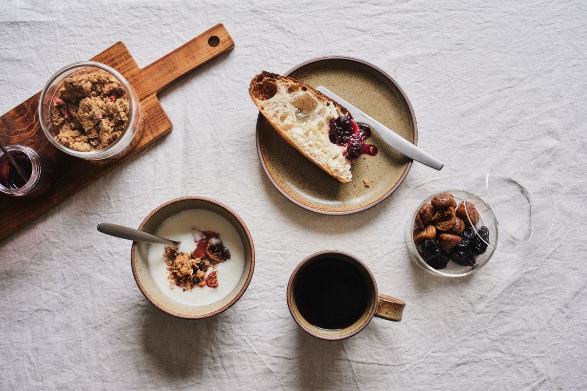 溫潤的器皿色調，展現溫暖氛圍。