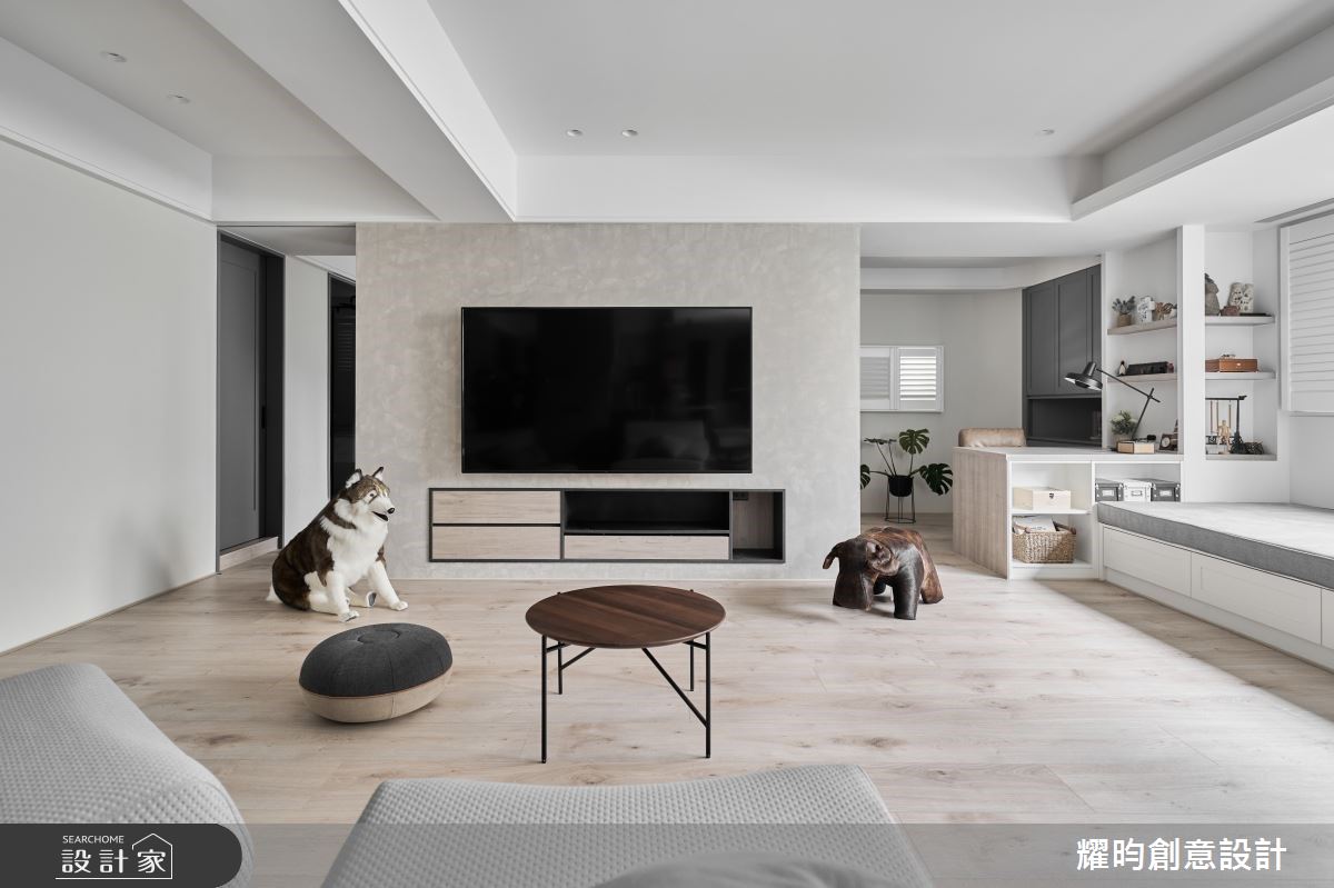 白橡木木地板天然質樸,營造典型的明亮寬敞北歐風居家感