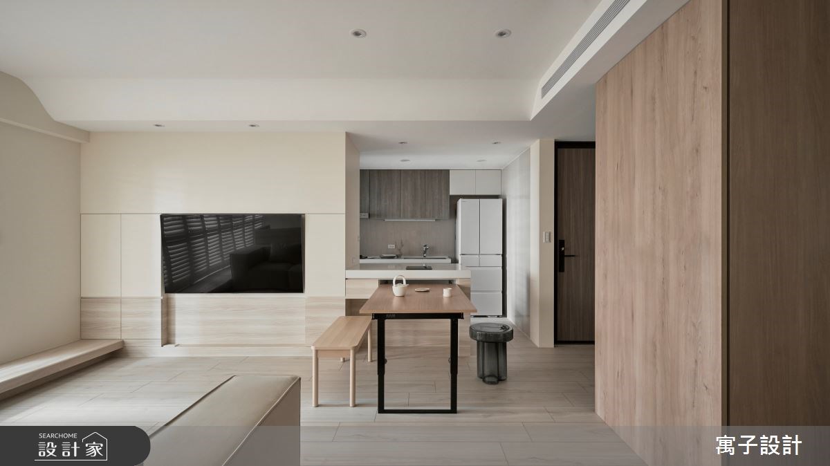 折疊式伸縮餐桌常與櫥櫃整合