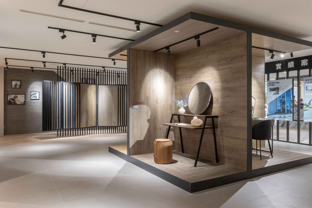 冠軍緊跟時代脈動創新思維,推出安心居頂級地板SPC產品線,提供優質全面的表面建材整合方案。