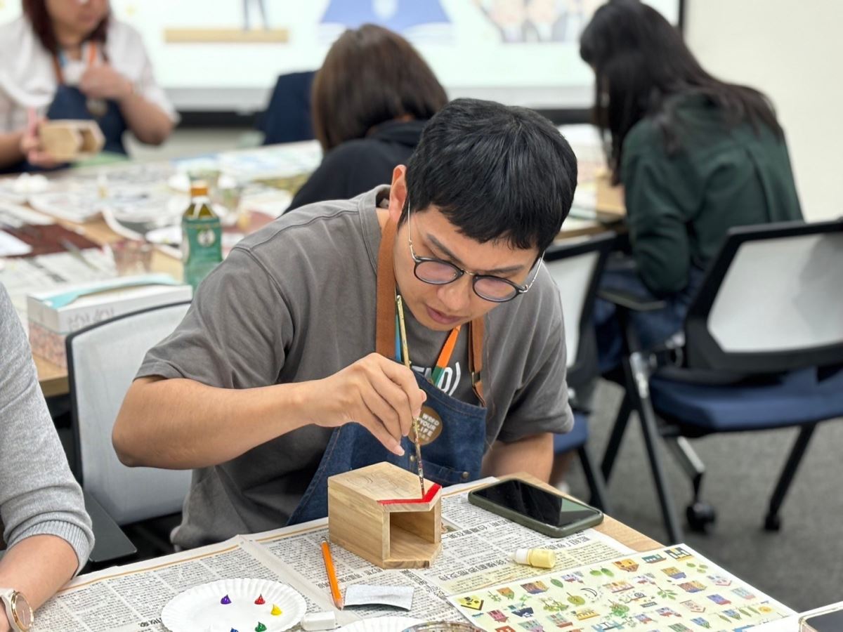「桃園國際機場」認同木作森活推行優質教育、餘料再生以及永續林業，舉辦木藝課程，為ESG盡心力。