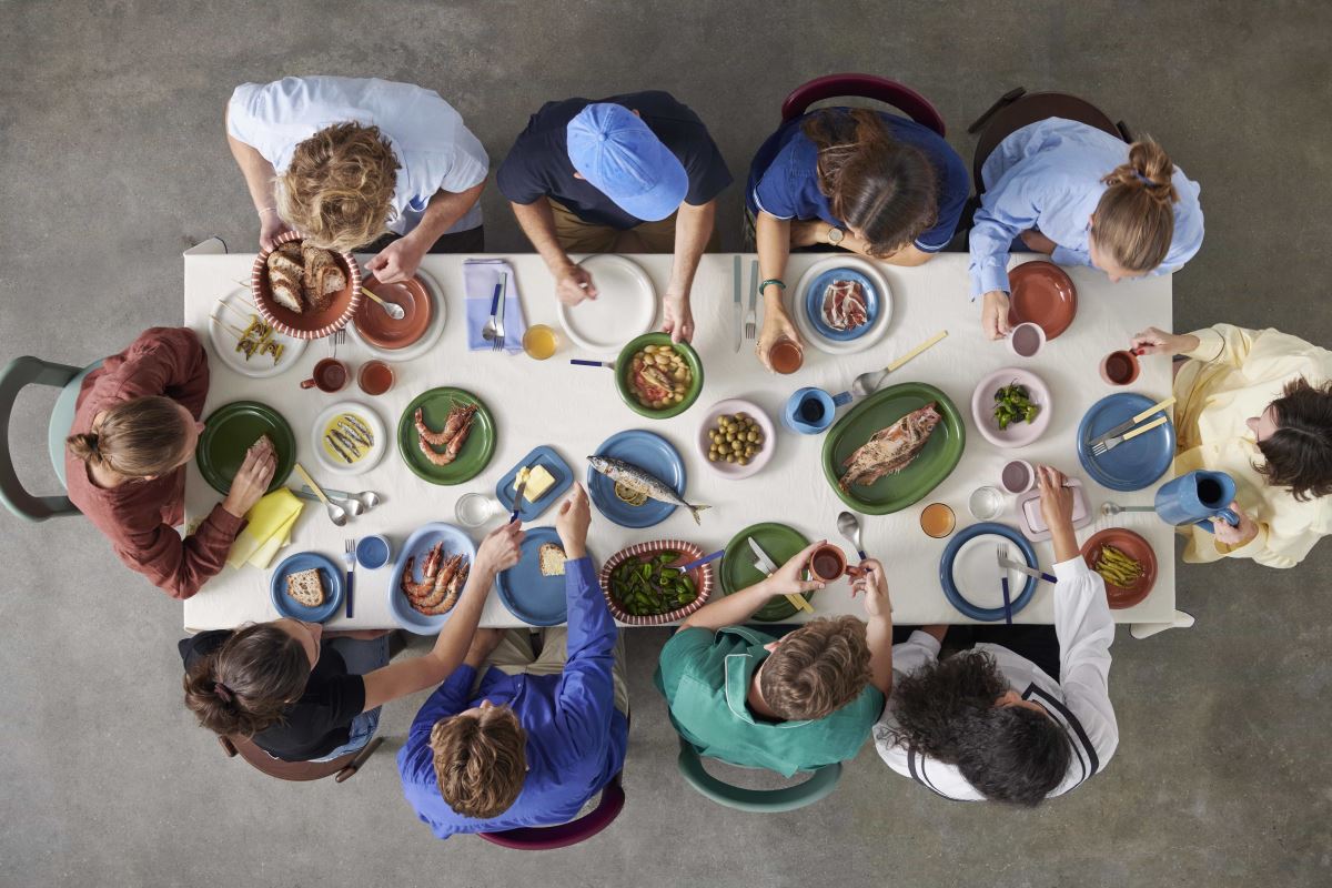 HAY台北旗艦店全新推出Barro餐具系列,7月1日正式販售,將陶土的溫暖、美麗和簡約帶到餐桌上。