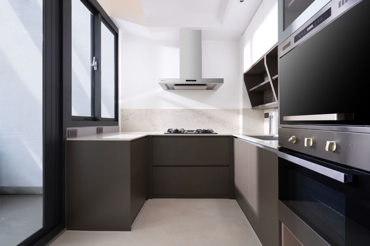 櫻花 AI 除油煙機-渦輪變頻 環吸系列,自動維持空氣品質。