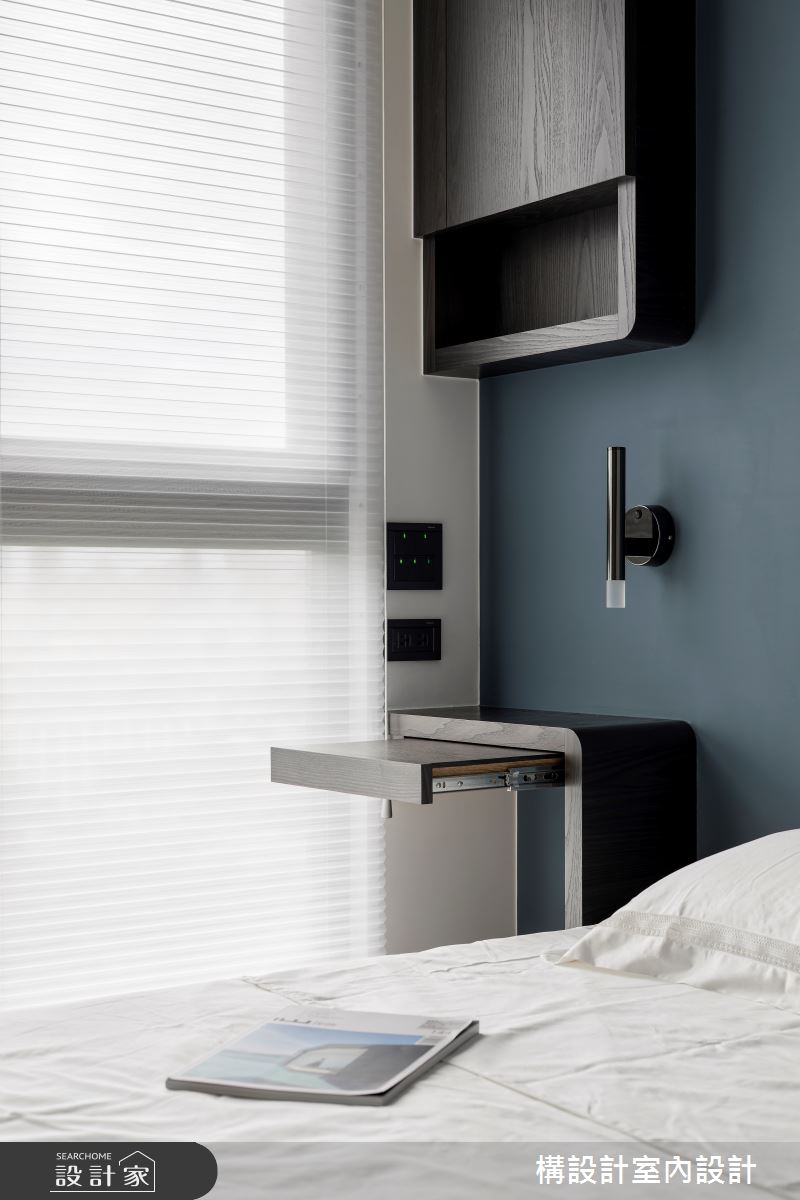 流線型的線條電腦桌面,機能十足又不佔空間。