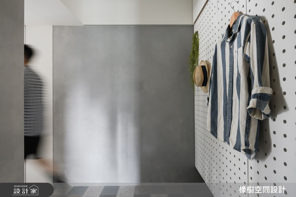 看更多玄關洞洞板設計美圖