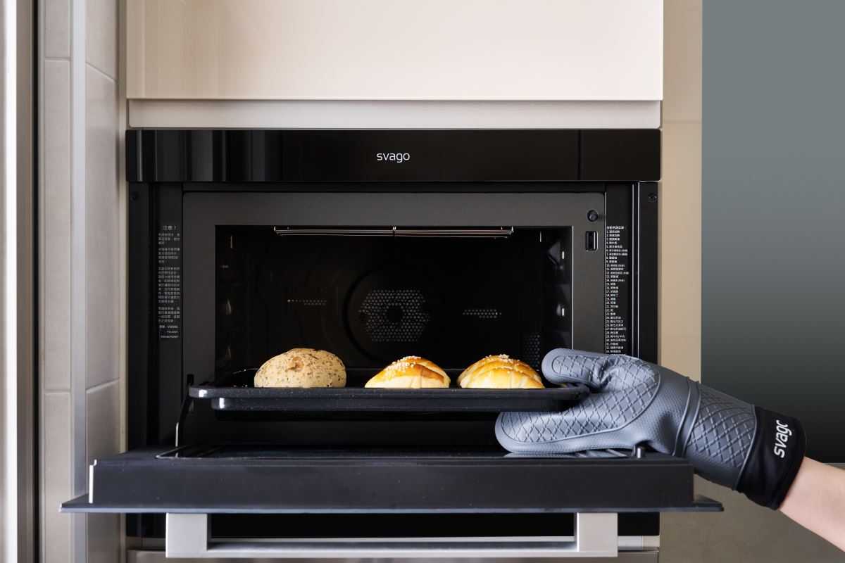 svago 蒸烘烤變頻微波爐 VE8966 不僅適合烘焙,各種料理也都能輕鬆上桌。