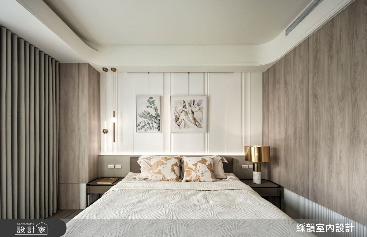 設計師透過床頭板線板的堆疊,營造出優雅的氛圍,線條與弧度的運用為空間帶來俐落而不冷清的質感。