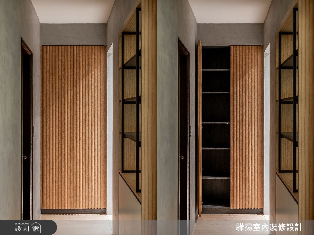公領域的廊道底端設置格柵收納櫃,以溫暖的日式美學為動線增添一抹靜謐氣息。