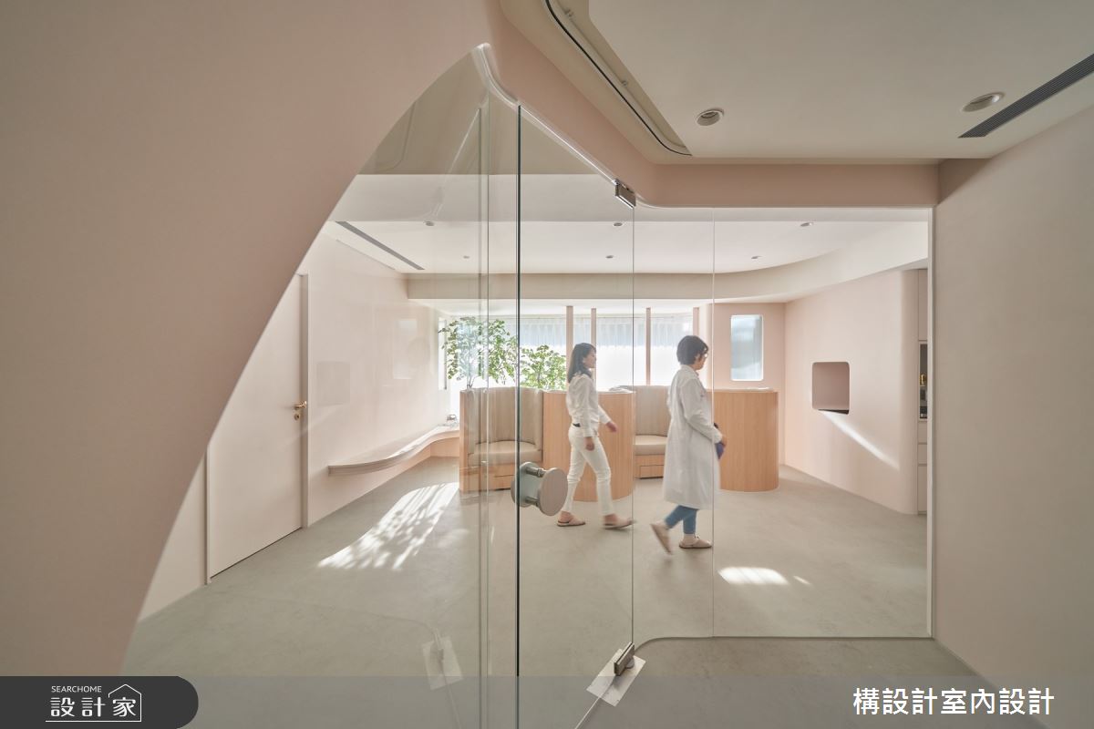 本案採光極佳,設計師盡可能將光源引入全室。