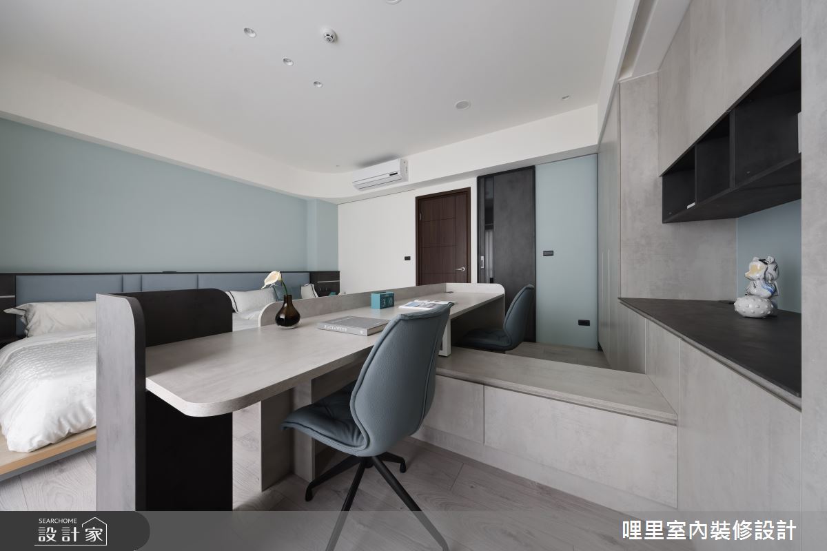 共享書房做為區隔,並增加各自的收納空間,強化造型的實用性。