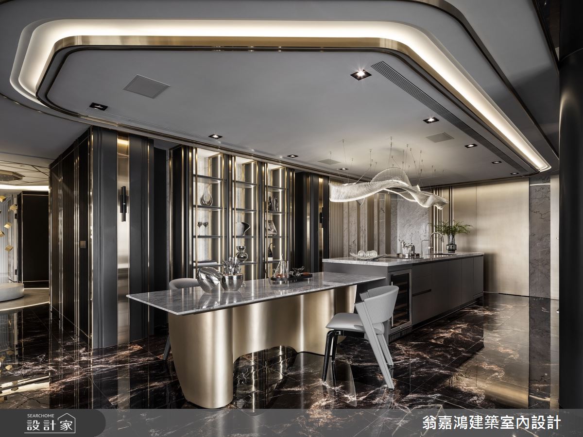 軟裝選用現代線條感重的造型,波浪的餐桌腳、絲絨緞帶的燈具,引領優雅時尚的氣質。
