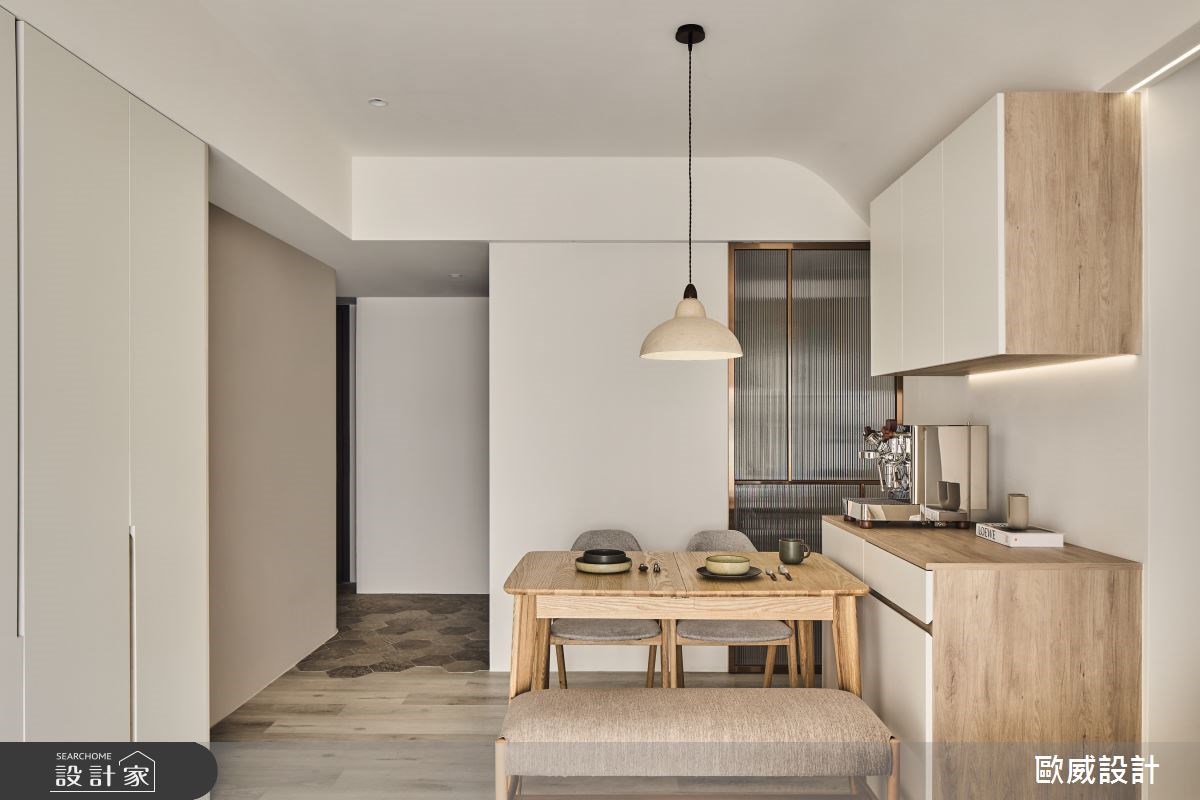 年輕夫妻首購25 坪清新北歐宅,看更多美圖