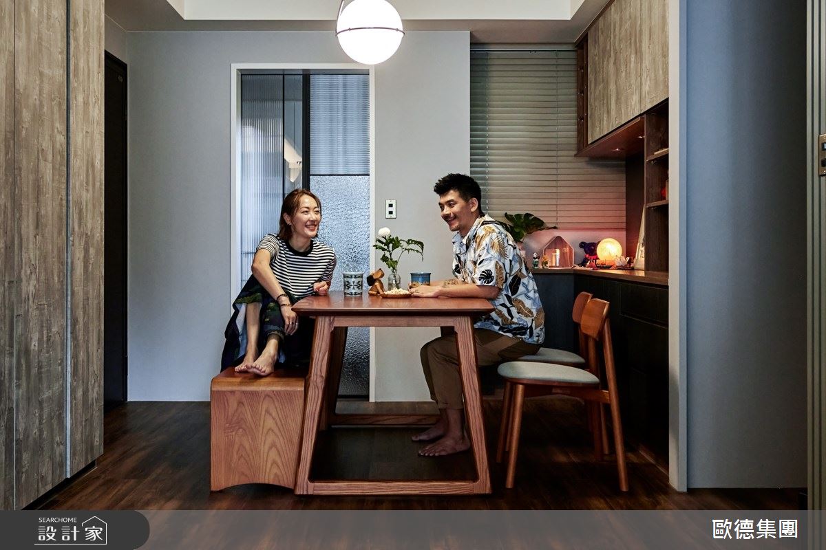 對優渥實木情有獨鍾的 Gigi、史丹利,從客廳帕瑪沙發、格柵搖椅到餐廳的凡島餐桌、湖濱長凳、小王子餐椅,一應俱全。