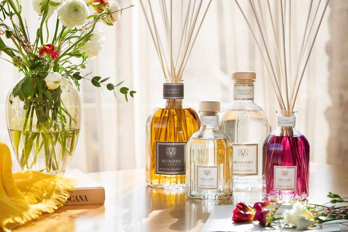 翡冷翠母親節特別推薦 香榭葡萄園擴香 250ml NT$3,180 500ml NT$4,700 母親節限時優惠: 本品牌其它香氛  消費凡兩件以上則有85折優惠 消費滿NT$ 8,000元則可獲得一份25ml 空間噴霧一瓶 (不累贈&香氣隨機)