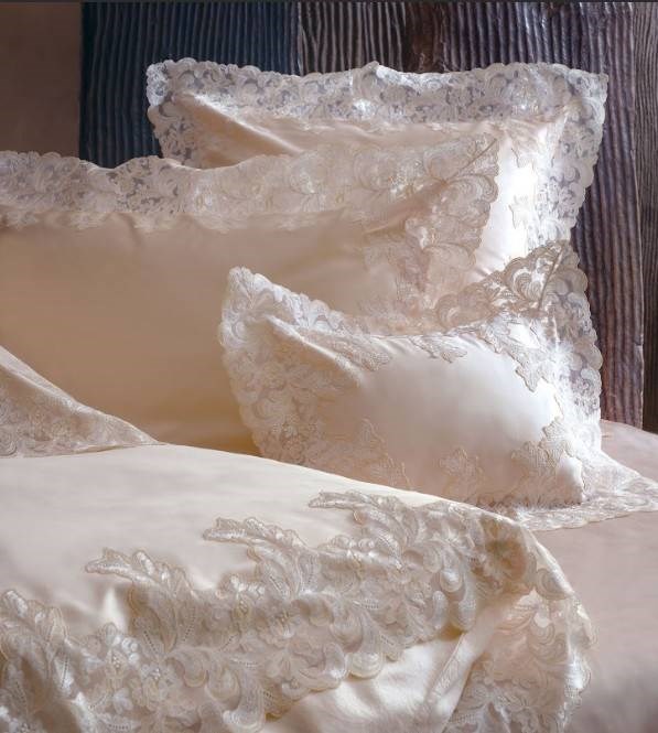寬庭PUR仙境奇緣Wonderland 100% 義大利製Angel Skin GIZA埃及超⾧纖棉|600TC蕾絲寢飾 雙人四件套  優惠價 $126,310元 (原價  $148,600元)