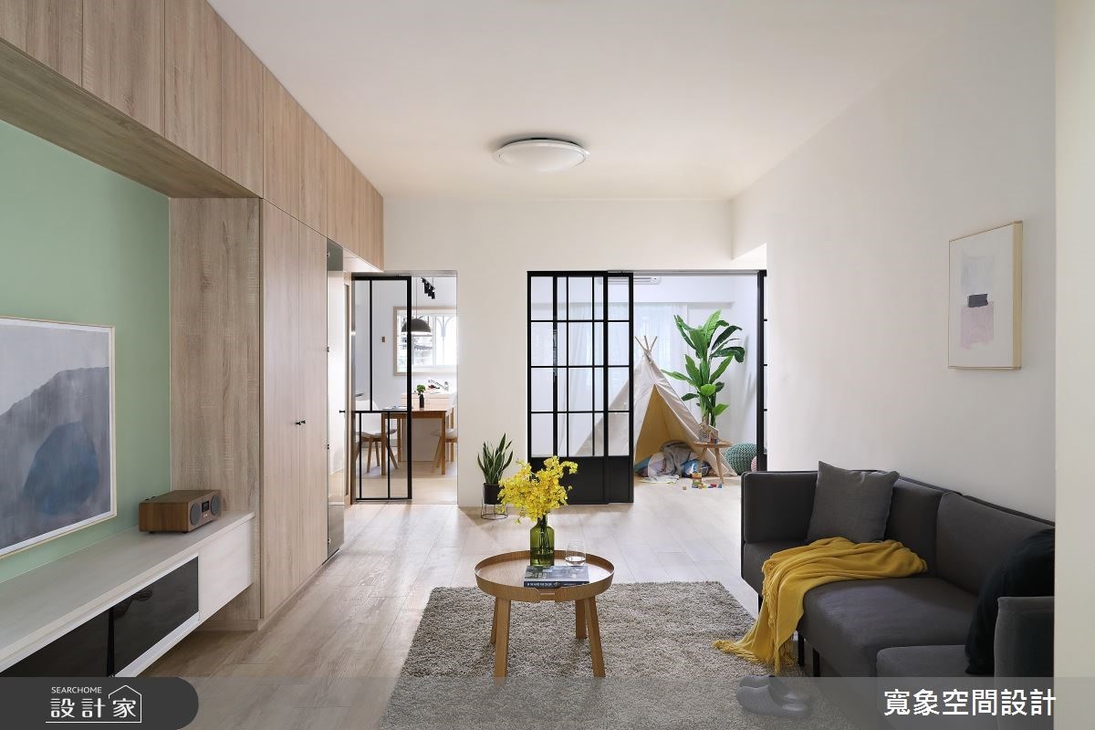 看完整小宅天花板裝修美圖