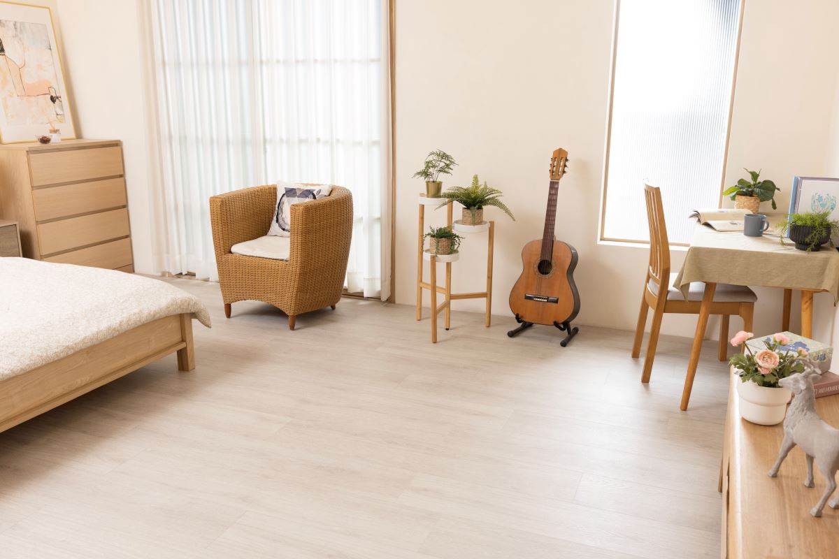 厚度 0.3mm 的耐磨層是最適合一般居家的地板選擇。