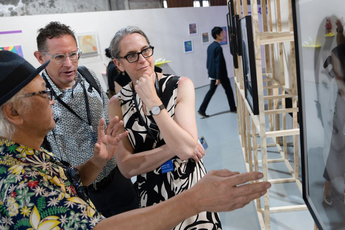 參展畫廊Place M主理人瀨戶正人(左)、專家面對面專家Natasha EGAN