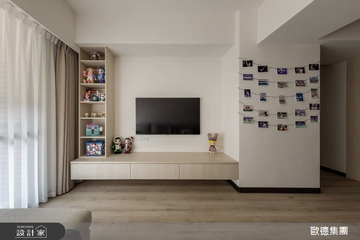 歐德設計師規劃展示櫃，讓宋碩芸展示征戰各國帶回來的紀念品。