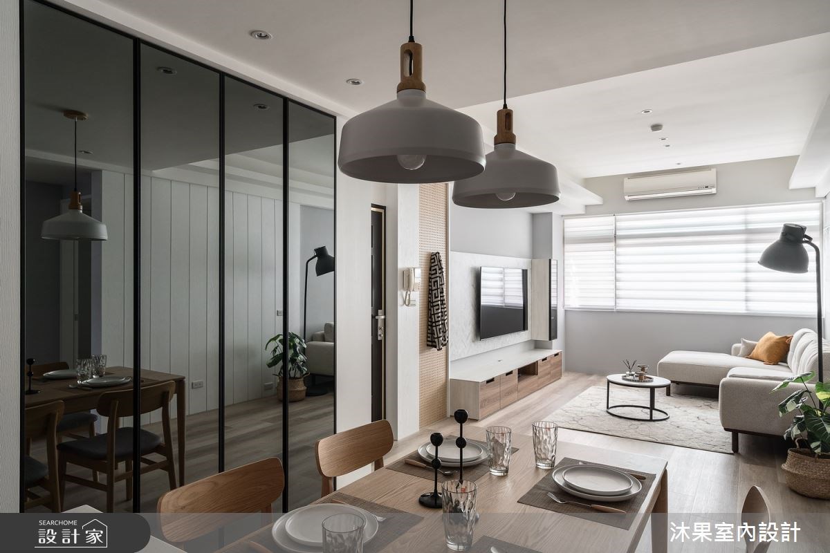 看此案更多鏡面玻璃美圖