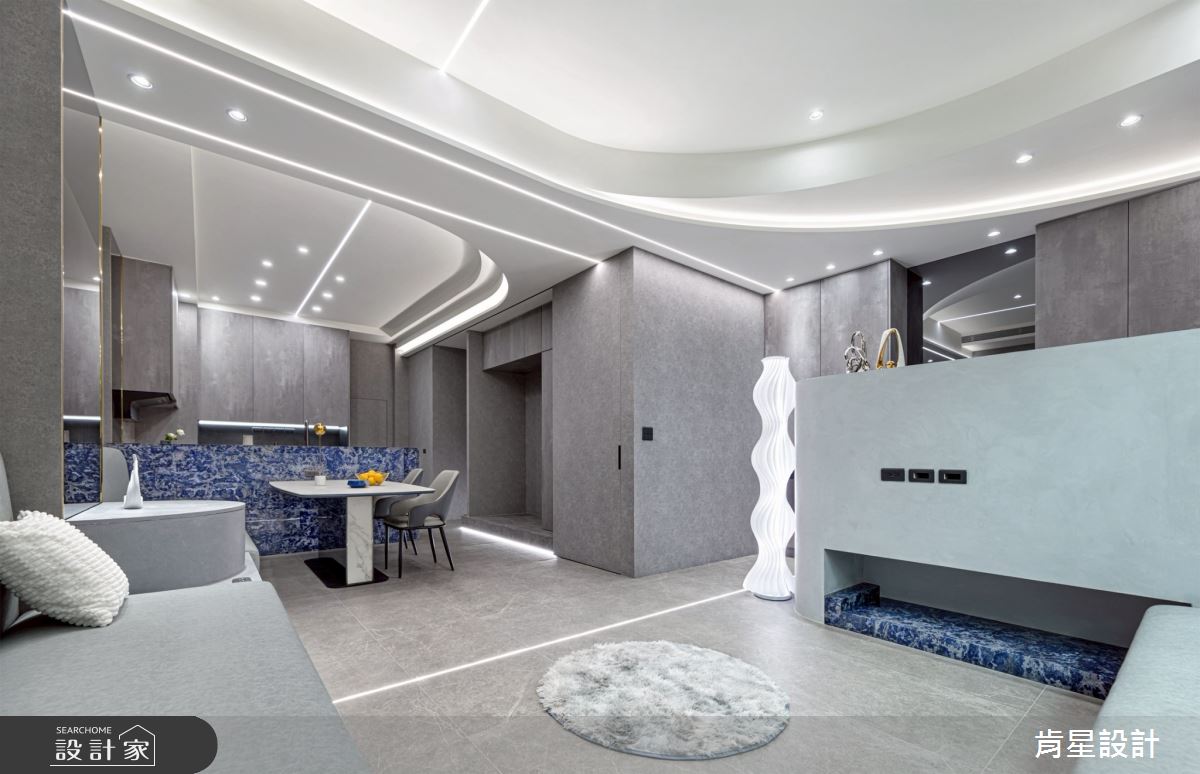 具象的藍色石材紋理與圓弧線條語彙轉化為親子間的情感隱喻,消弭視覺與空間的割裂,強調視覺延伸與連結互動。