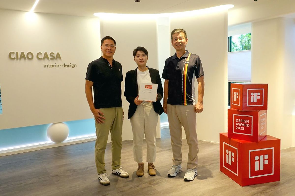 「巧寓舍計」榮獲德國 iF 設計大獎，歐德集團陳國都董事長(右)與巧寓舍計團隊開心合影。