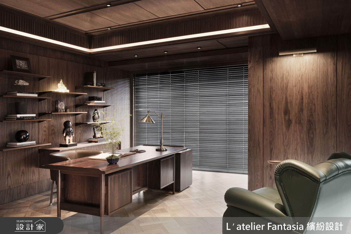 男主人的書房坐擁最美角窗視野,搭配北歐復古家具,營造沉靜思考與音樂沉浸的專屬領域。