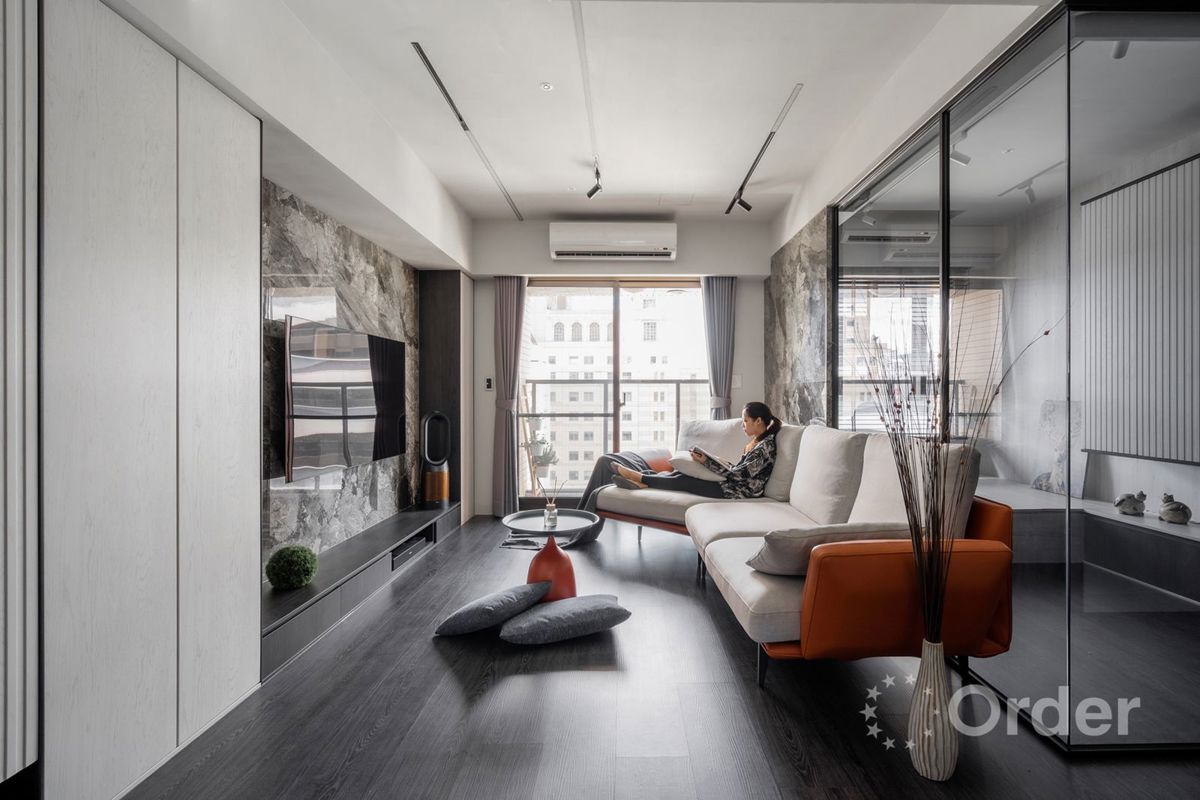 歐德傢俱以簡約溫潤設計風格,打造自在放鬆的生活場域。