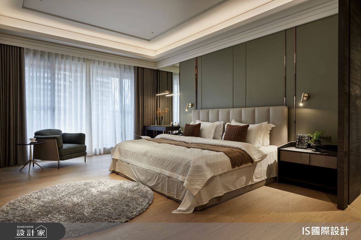 Minotti Daiki俐落的幾何輪廓與對稱設計為主，展現濃厚的東方美學與侘寂精神