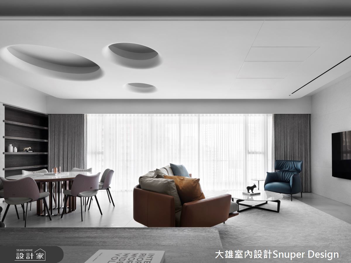 Poltrona Frau 的Archibald King系列椅背內部細緻摺痕設計（手工摺皺皮革），營造出布料般的柔軟動態，成為此椅辨識度最高的視覺語彙