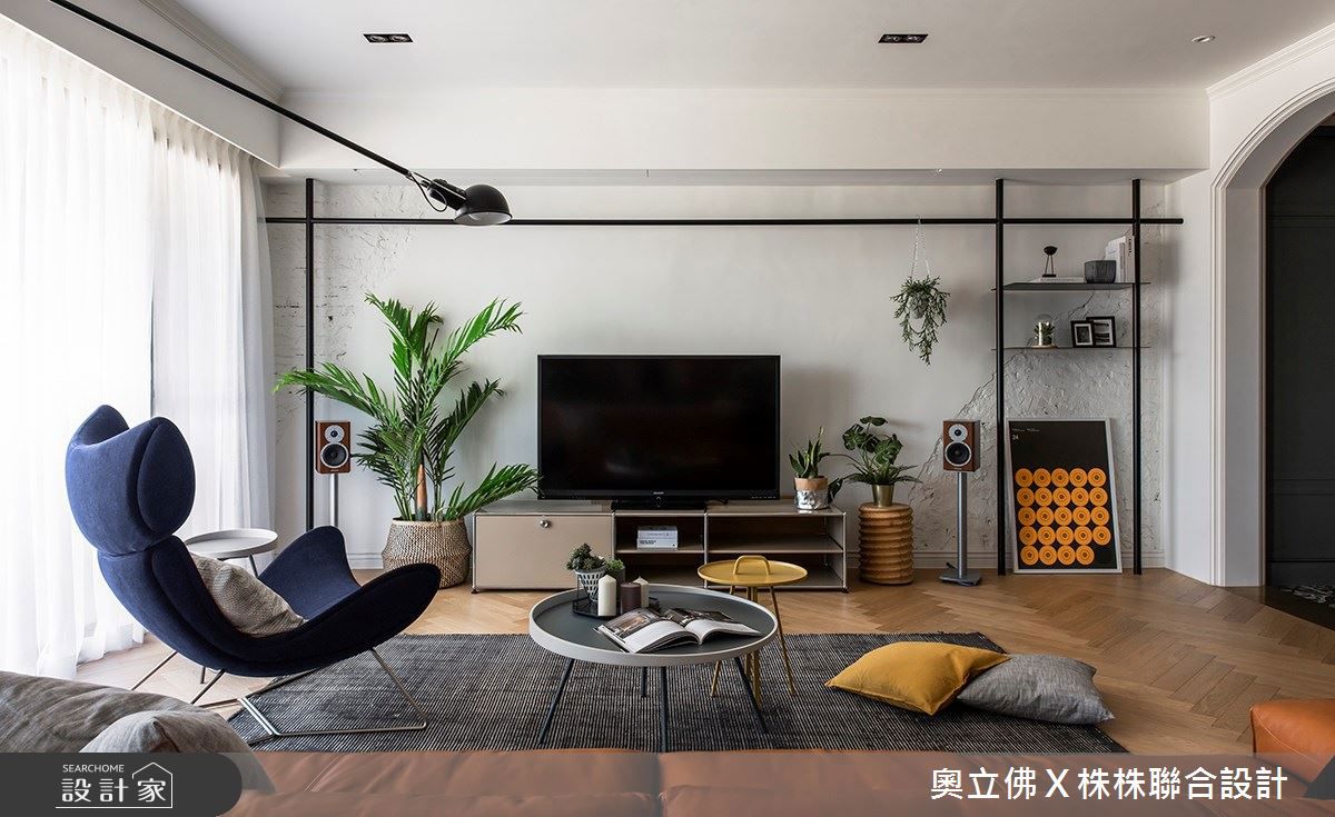 BoConcept Imola Chair高背設計支撐頸部與背部，彎曲座面貼合身形曲線，提供完整包覆感，無論閱讀或小憩皆能舒適放鬆