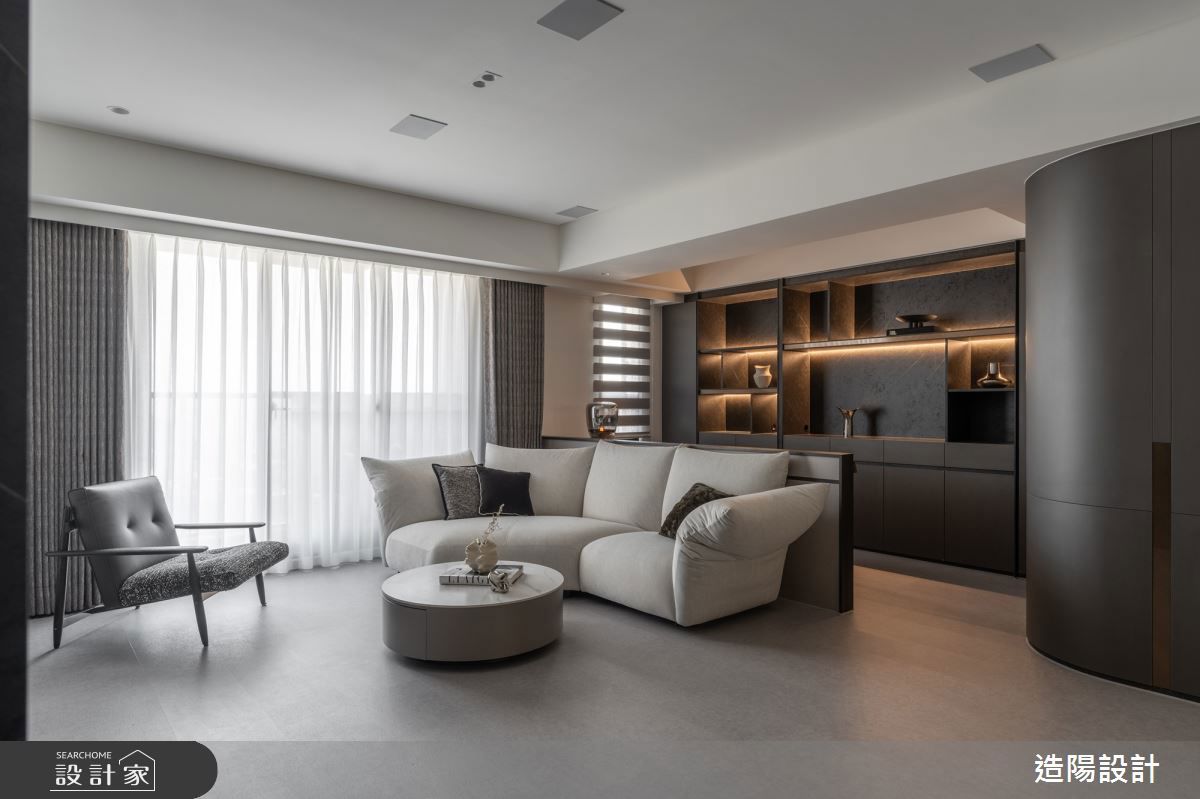 Edra Standard Sofa多種模組可搭配，如直排、L型、開放式等，也可客製尺寸與布料