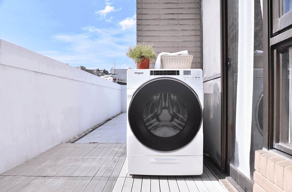 輕微髒污的衣物可以使用「快洗模式」，短短15分鐘就能完成洗滌，每次洗衣用電成本更不到1.5元。（圖／台灣惠而浦提供）