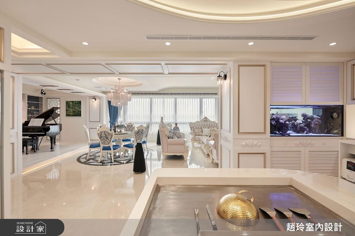 融入屋主期待的鐵板燒料理檯面以及海水魚展示缸